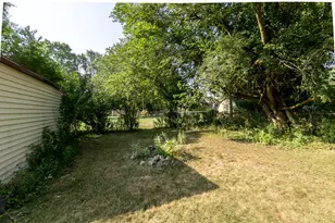 18951 Sunset St, Livonia, MI 48152 - Photo 27