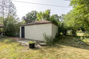 18951 Sunset St, Livonia, MI 48152 - Photo 25