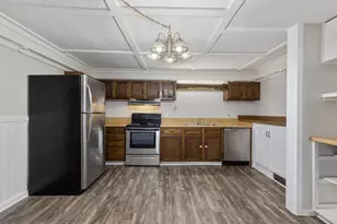 251 W 11th St, Holland, MI 49423 - Photo 7
