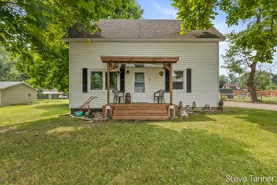 117 W Pine Street, Edmore, MI 48829 - Photo 3