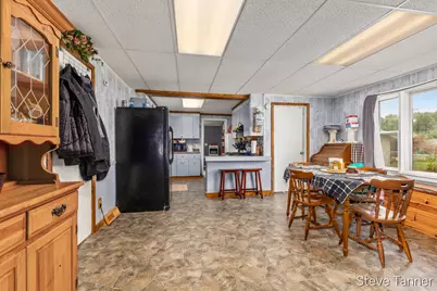 117 W Pine Street, Edmore, MI 48829 - Photo 9