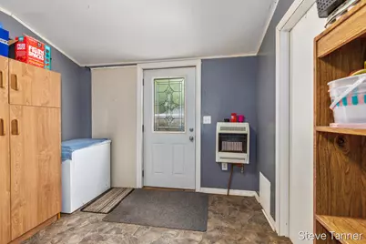 117 W Pine Street, Edmore, MI 48829 - Photo 7
