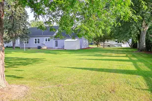 114 E Southeastern Ave E, Galien, MI 49113 - Photo 3