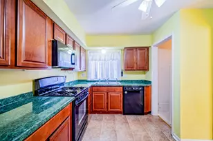 2910 Parkwood St, Trenton, MI 48183 - Photo 13