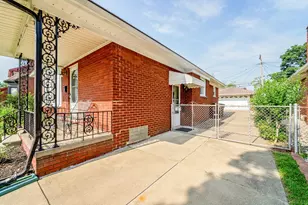 2910 Parkwood St, Trenton, MI 48183 - Photo 31
