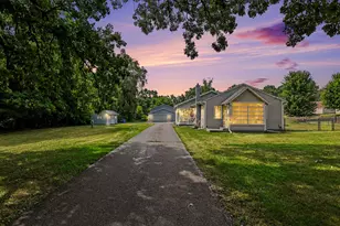 722 Golden Ave, Battle Creek, MI 49014 - Photo 1