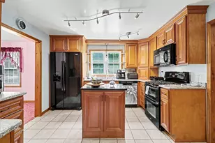 722 Golden Ave, Battle Creek, MI 49014 - Photo 9