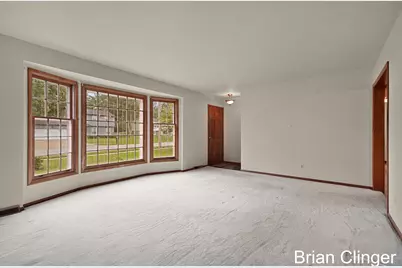 4707 SE Bonnie Avenue SE, Kentwood, MI 49508 - Photo 3