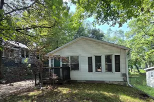 425 Garland St, Kalamazoo, MI 49001 - Photo 1