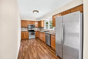 408 Upson Ln, Battle Creek, MI 49017 - Photo 11