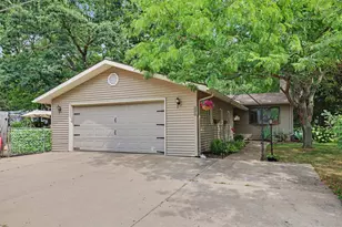 507 Floral Dr, Belding, MI 48809 - Photo 5