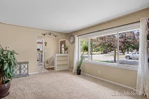 938 Calvary Ave NW, Grand Rapids, MI 49504 - Photo 3