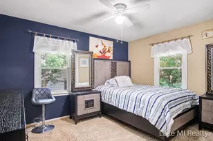 938 Calvary Ave NW, Grand Rapids, MI 49504 - Photo 11