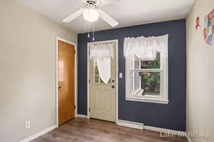 938 Calvary Ave NW, Grand Rapids, MI 49504 - Photo 9