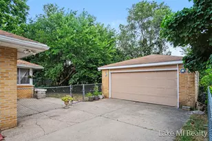 938 Calvary Ave NW, Grand Rapids, MI 49504 - Photo 25