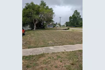 621 E Melendy Street, Ludington, MI 49431 - Photo 3