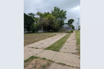 621 E Melendy Street, Ludington, MI 49431 - Photo 5