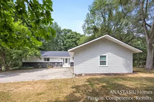 2661 Van Dam Dr NE, Belmont, MI 49306 - Photo 3