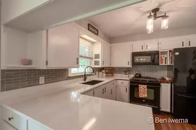 7060 Union Avenue SE, Grand Rapids, MI 49548 - Photo 11