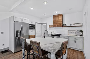 832 Thomas St SE, Grand Rapids, MI 49506 - Photo 11