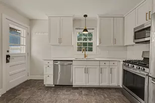 1800 Woodlawn Ave SE, Grand Rapids, MI 49506 - Photo 5