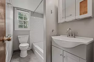 1800 Woodlawn Ave SE, Grand Rapids, MI 49506 - Photo 9