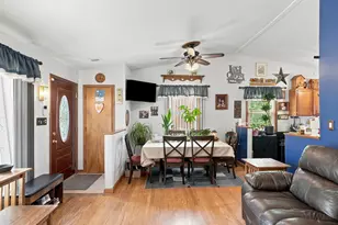 29470 Robert Dr, Livonia, MI 48150 - Photo 5