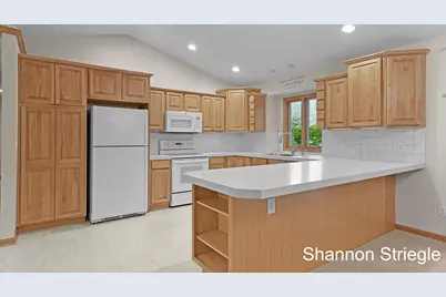 4864 Westshire Drive NW, Comstock Park, MI 49321 - Photo 5