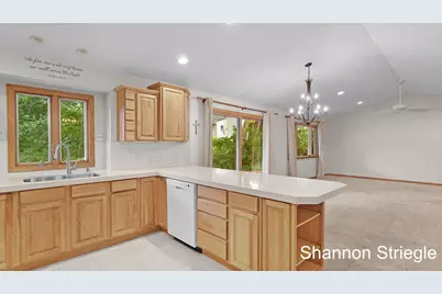 4864 Westshire Drive NW, Comstock Park, MI 49321 - Photo 9
