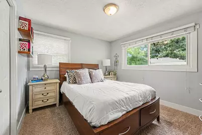 1696 Burke Avenue NE, Grand Rapids, MI 49505 - Photo 21