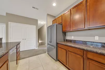 2591 W Towne Street, Ann Arbor, MI 48103 - Photo 9