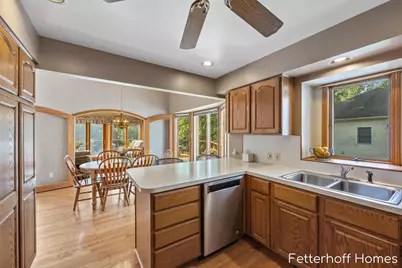 1900 Cherry Run Drive NW, Grand Rapids, MI 49504 - Photo 15