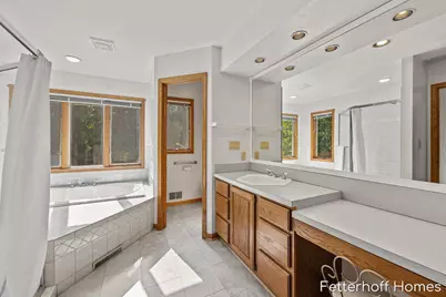 1900 Cherry Run Drive NW, Grand Rapids, MI 49504 - Photo 19
