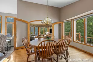 1900 Cherry Run Dr NW, Grand Rapids, MI 49504 - Photo 11