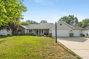 1900 Cherry Run Dr NW, Grand Rapids, MI 49504 - Photo 5