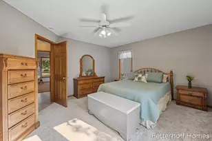 1900 Cherry Run Dr NW, Grand Rapids, MI 49504 - Photo 17