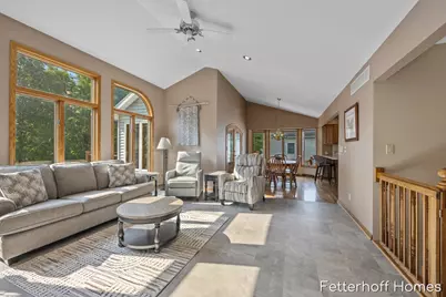 1900 Cherry Run Drive NW, Grand Rapids, MI 49504 - Photo 9