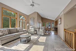 1900 Cherry Run Dr NW, Grand Rapids, MI 49504 - Photo 9
