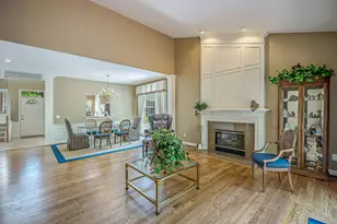 16529 Cottonwood Ct, Northville, MI 48168 - Photo 9