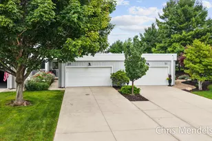 29 Sherman Ave, Grand Haven, MI 49417 - Photo 1