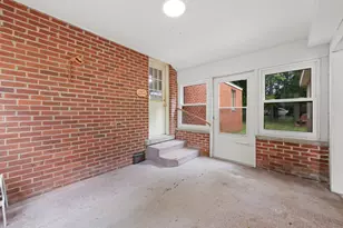 3894 Jennings Dr, Troy, MI 48083 - Photo 35