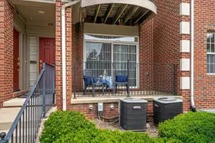 228 W Oakbrook Dr, Ann Arbor, MI 48103 - Photo 5