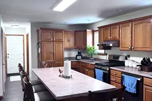 8 Lynn Ct, Coldwater, MI 49036 - Photo 3