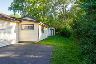 1322 Desiax Ave, Bloomfield Hills, MI 48302 - Photo 3