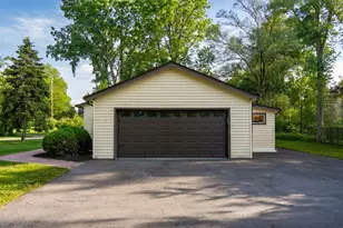 1322 Desiax Ave, Bloomfield Hills, MI 48302 - Photo 11