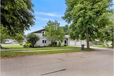 1329 Dewberry Court NE, Grand Rapids, MI 49505 - Photo 3