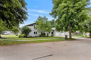 1329 Dewberry Ct NE, Grand Rapids, MI 49505 - Photo 3