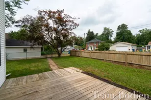 627 Pinehurst Blvd, Kalamazoo, MI 49006 - Photo 9