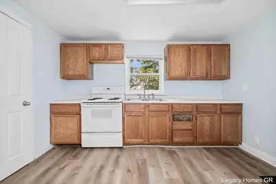 224-226 Maple Street, Parchment, MI 49004 - Photo 7