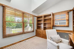 5526 Alhambra Dr SE, Grand Rapids, MI 49546 - Photo 27